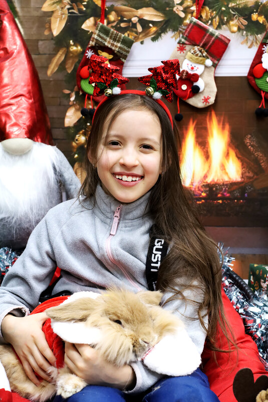 Девочка с кроликом - Александра Николаева