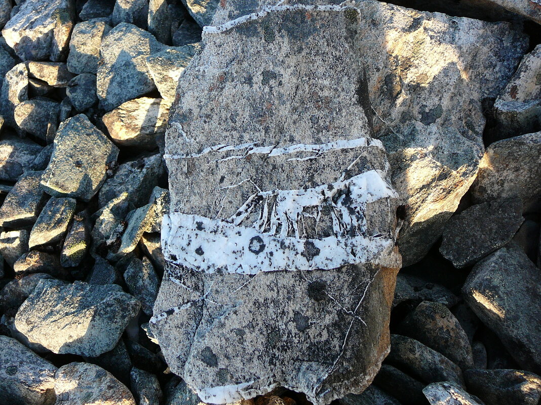 Кварц, загадочный минерал. - Владимир 