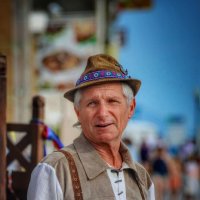 Заходите, гости дорогие, в паб. :: Татьяна Бравая