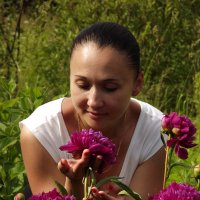 Расцвёл в саду божественный пион! :: Нина Андронова