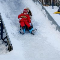 Хорошо скатиться с горки! :: Галина Нестратова