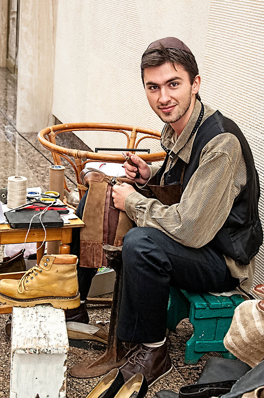 Еврейский сапожник - Юрий Муханов