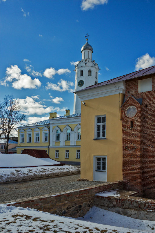 Фрагменты грановитой палаты, Лихудова корпуса и часозвони Новгородского кремля. - Евгений Никифоров