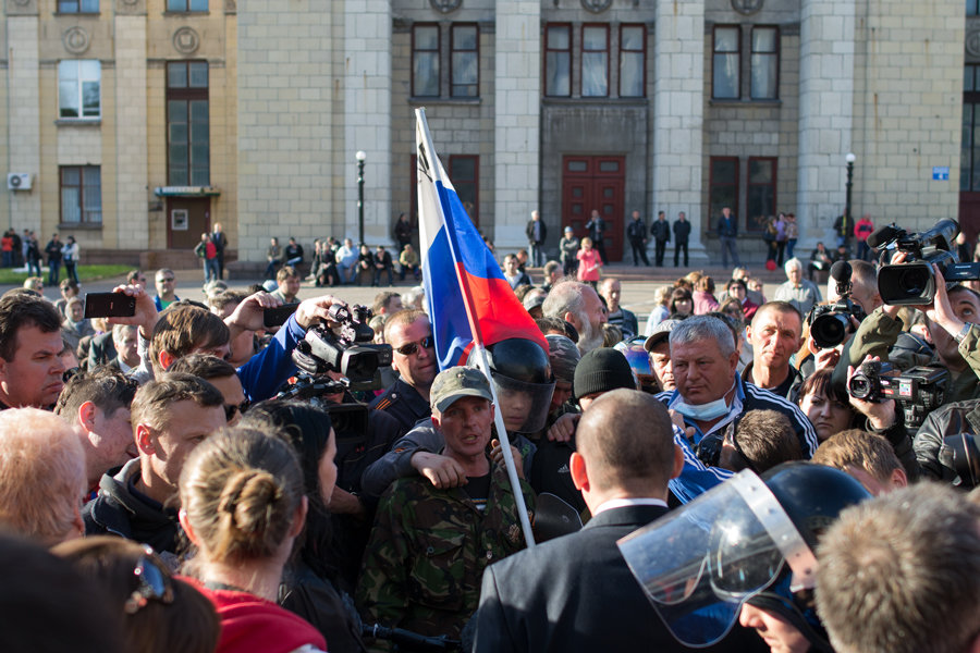 Луганск 07.05.2014.Переговоры. - Оleg Beskarawayniy 