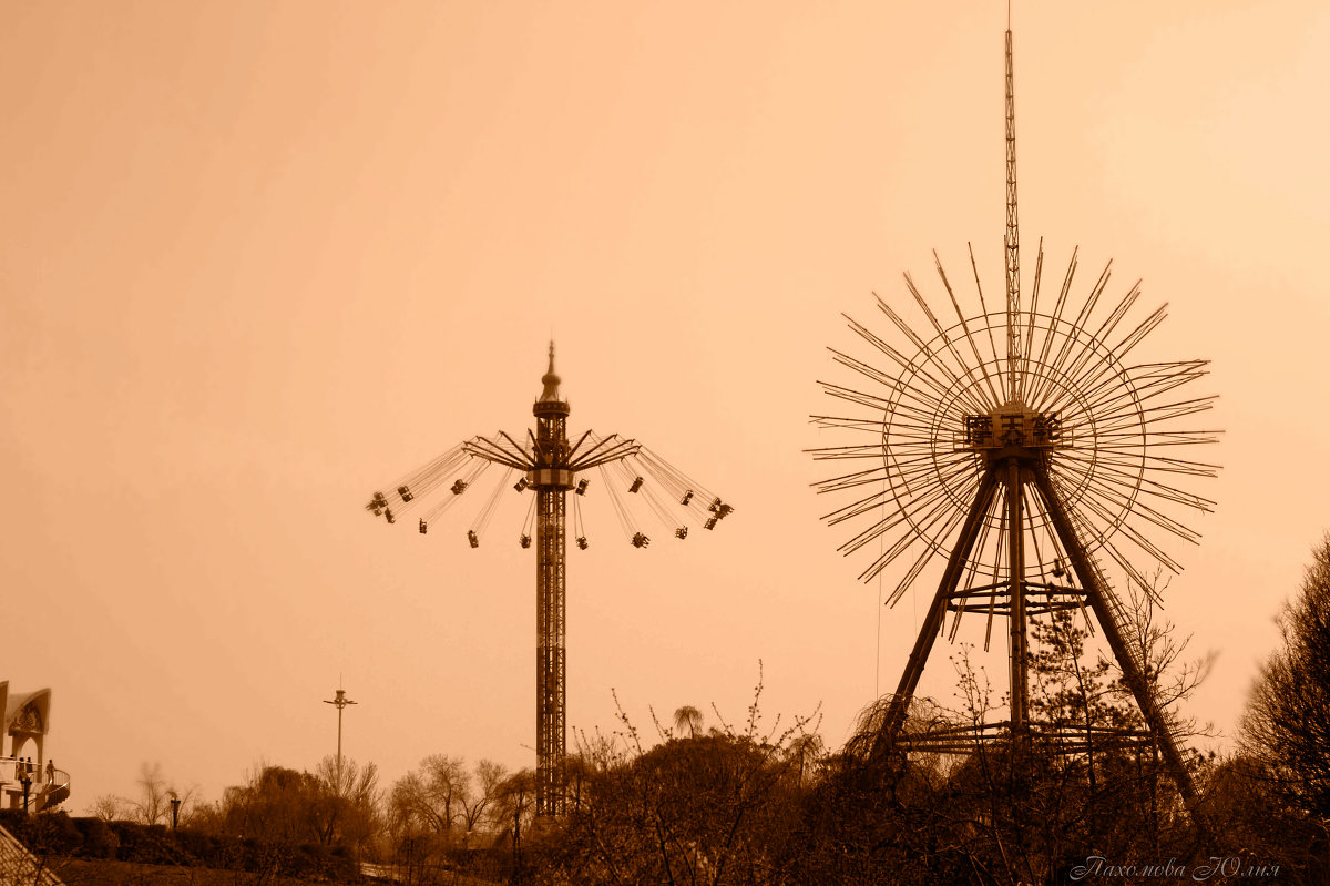 Город каруселей - Юлия Пахомова Город каруселей - Юлия Пахомова