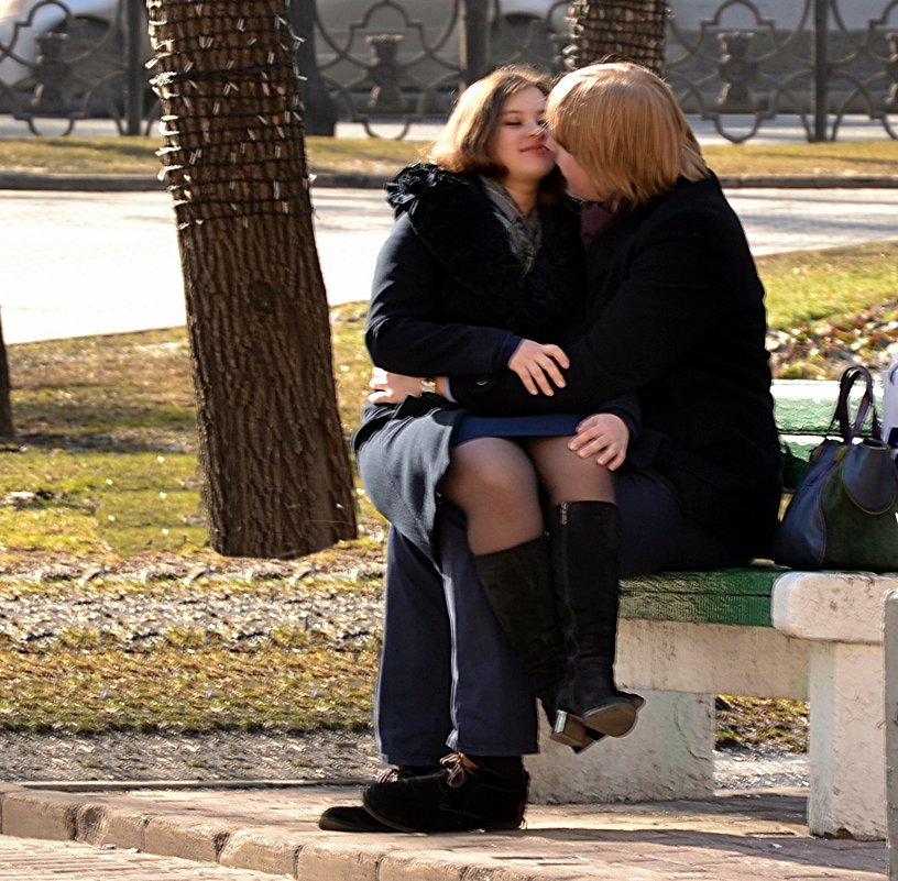 На скамейке осенью. - Владимир Болдырев