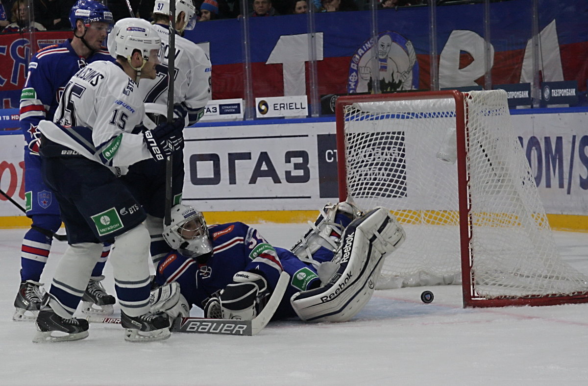 Шайба в рамке. - Лев Мельников