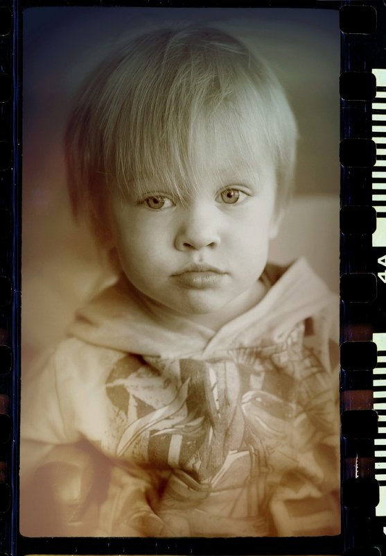 *** - Lelik Fotochronik