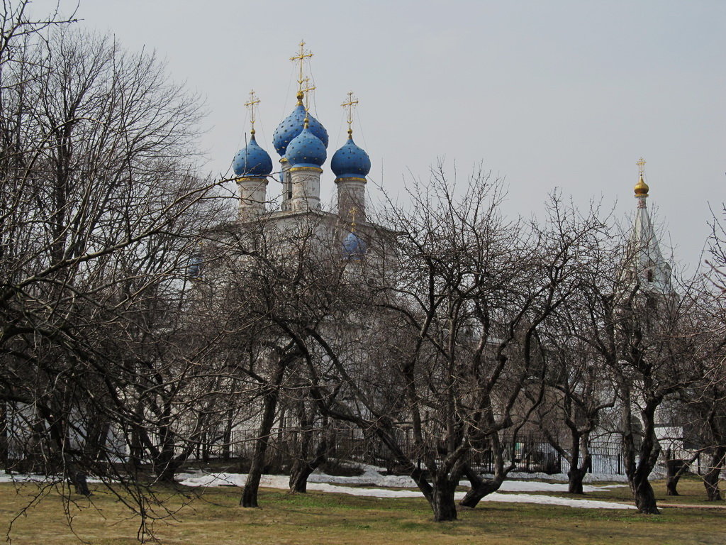 В Казанском саду - Николай Дони