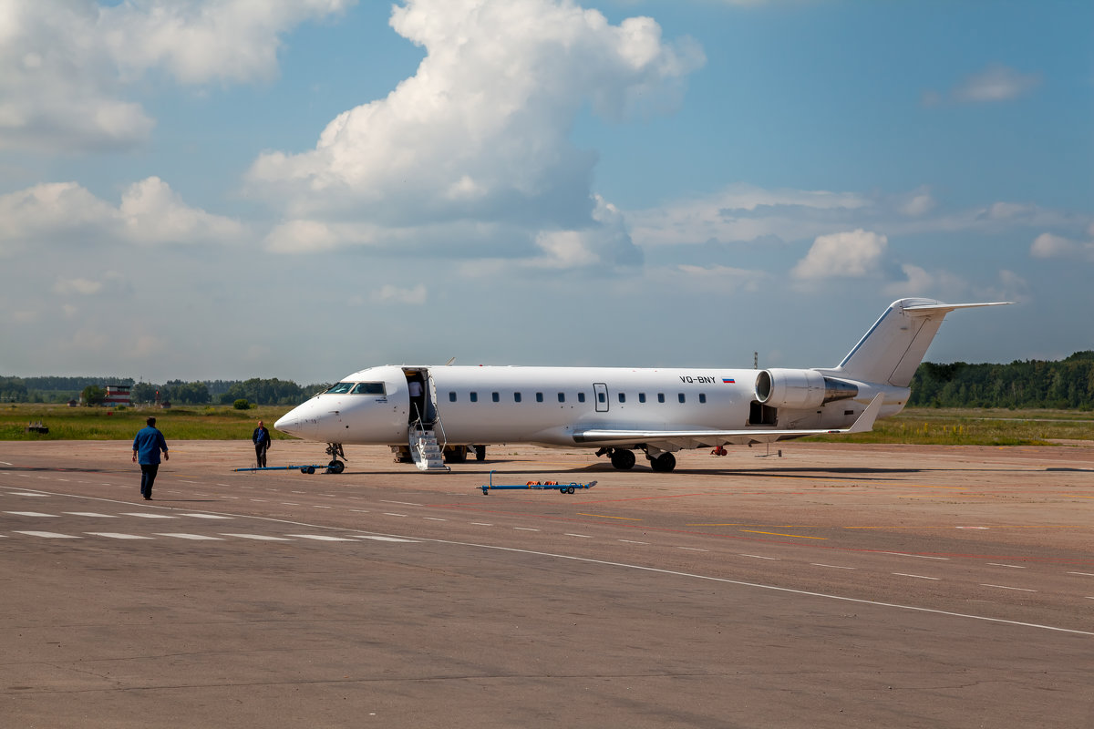 Вombardier crj-100 в воронежском аэропорту после удачного приземления из Санкт-Петербурга - Алексей Шаповалов Стерх