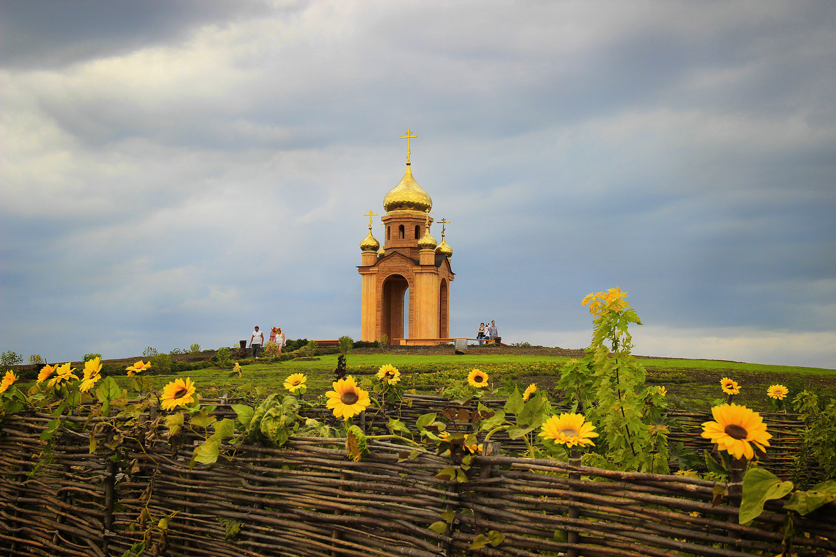 В центре села - Виктор Калабухов