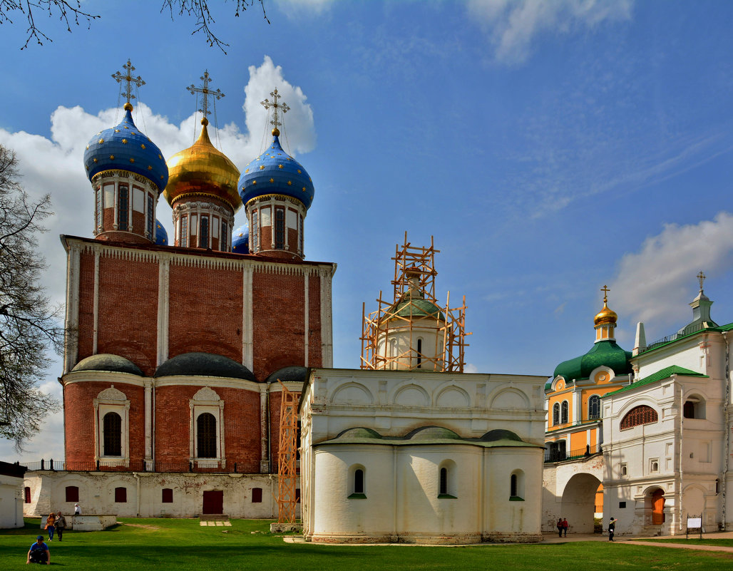 Вид территории Рязанского кремля - Kasatkin Vladislav