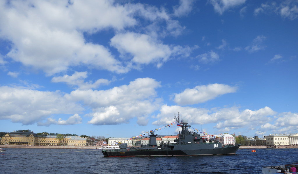 Военные корабли на Неве. - Валентина Жукова