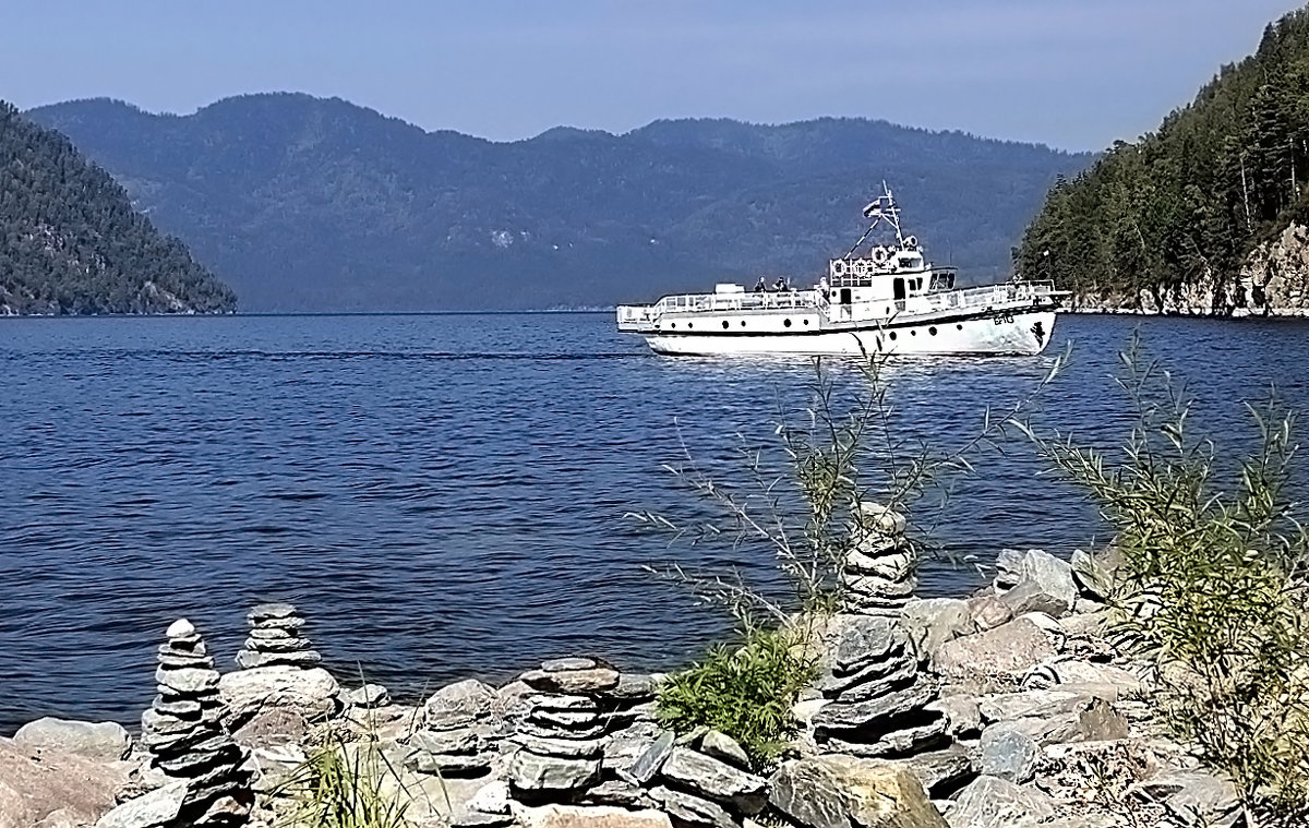 Спешит к берегу - И.В.К. )) Спешит к берегу - И.В.К. ))