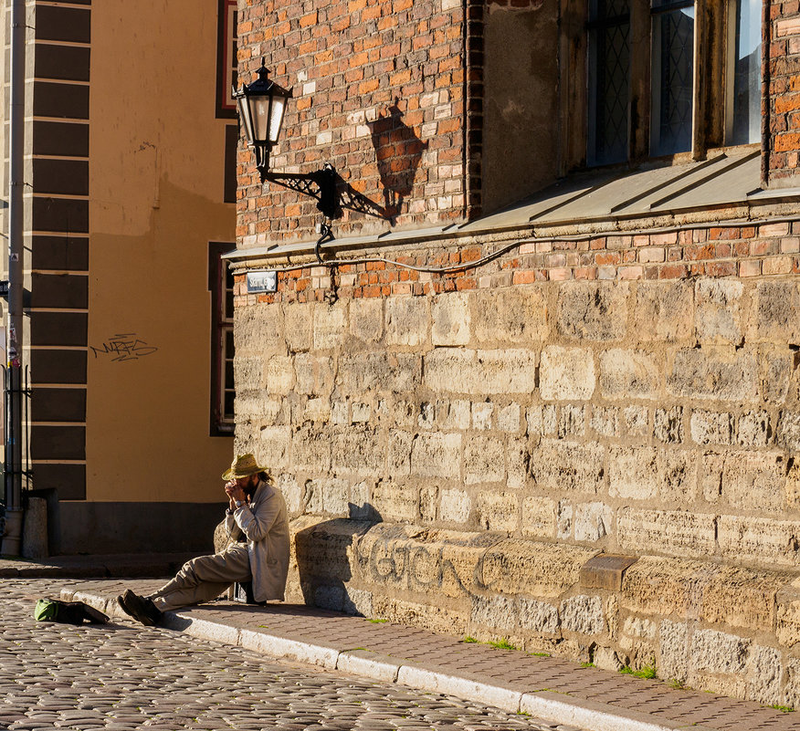 Уличный музыкант - Петр Богомазов Уличный музыкант - Петр Богомазов