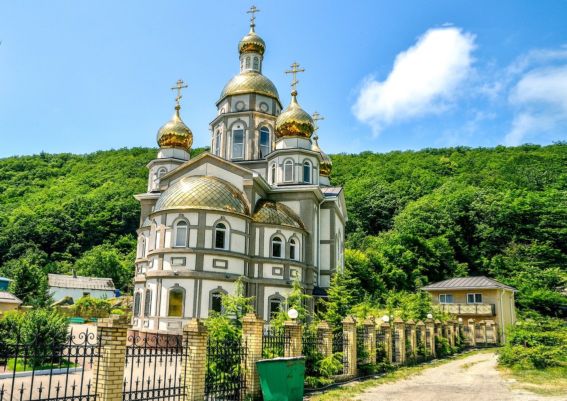 // - Юрий Бичеров