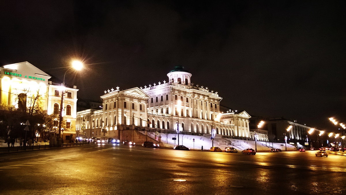 На Боровицкой площади... - Николай Дони