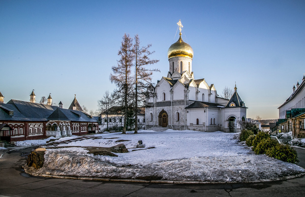 Пришла весна и в святые места... - Алла ************