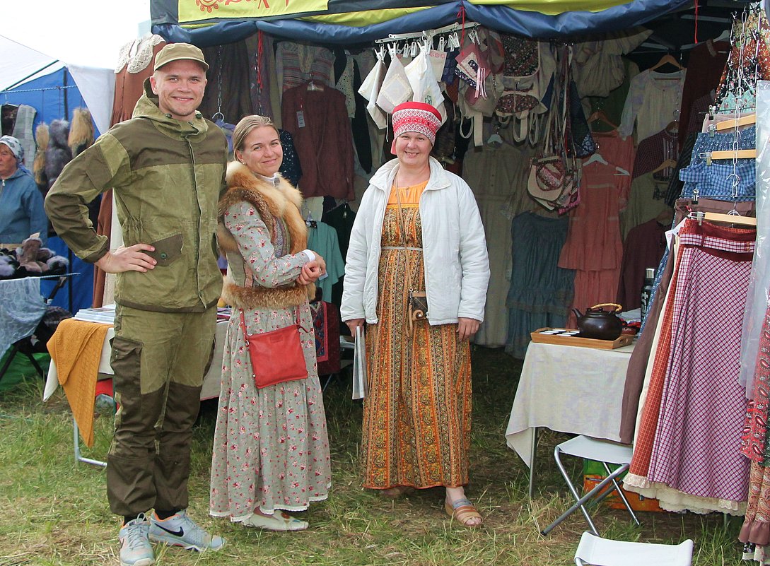 На ярмарке в селе Великорецком. - Любовь 