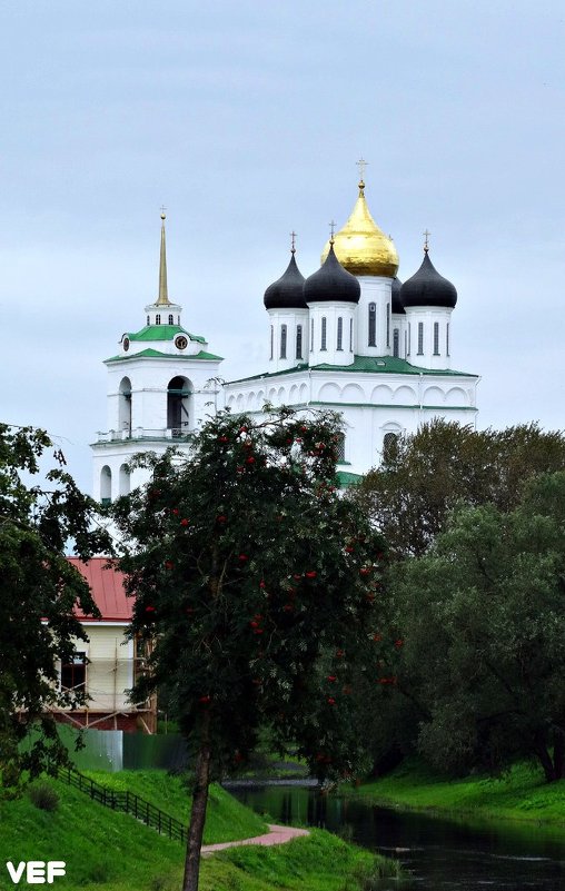 Троицкий собор, красная рябина - Fededuard Винтанюк