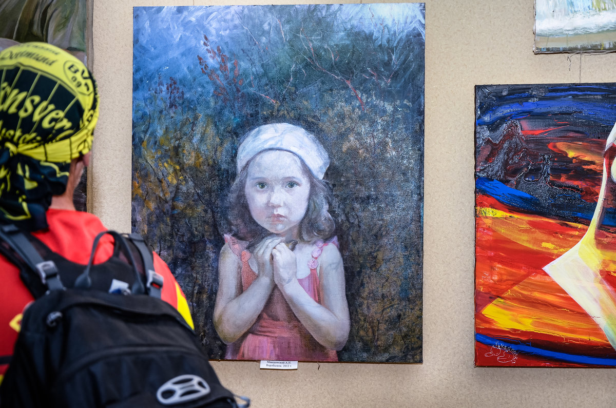 В зале музея - Руслан Тимошенко