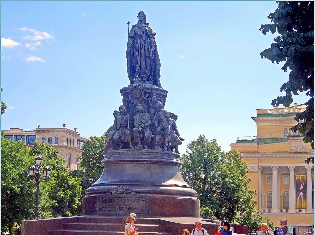 Памятник Екатерине Великой в Санкт-Петербурге - Вера 