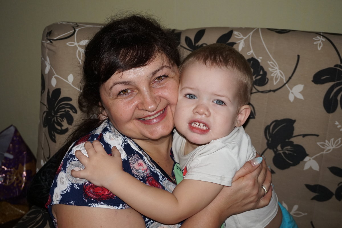 С внуком - Лариса Рогова