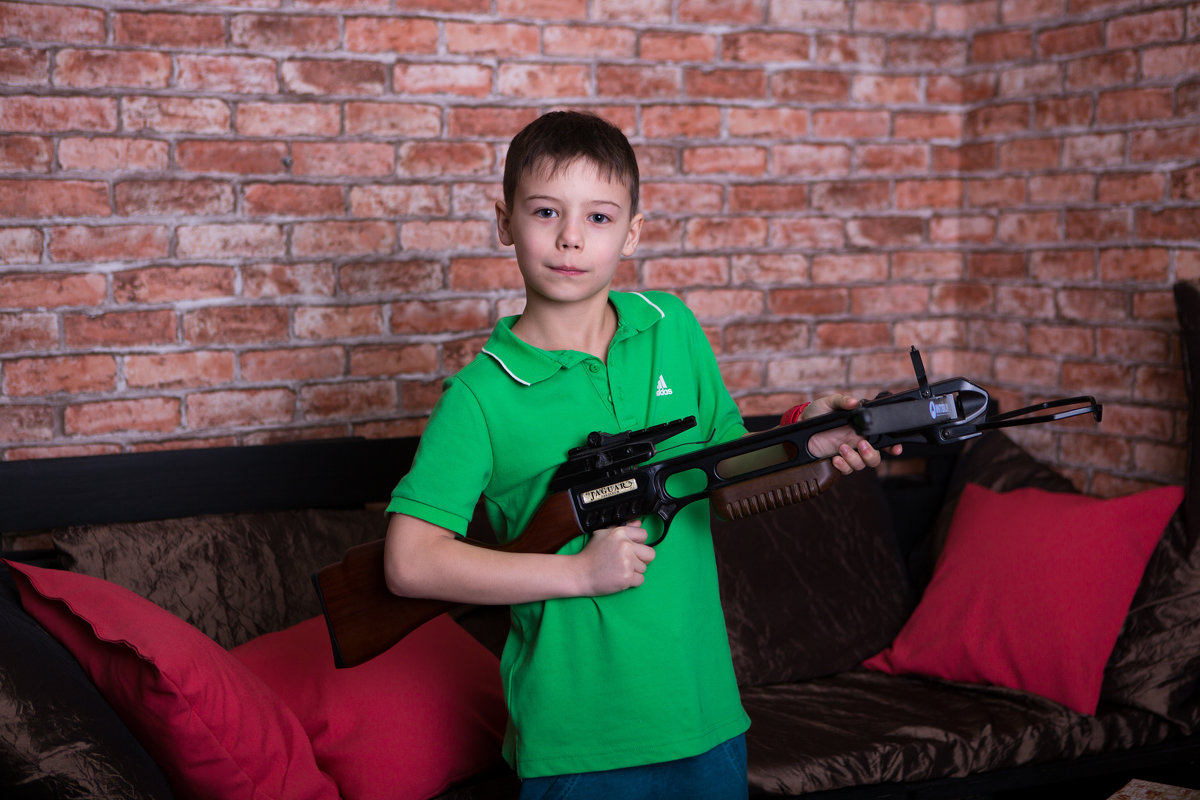 Мальчик с арбалетом - Valentina Zaytseva