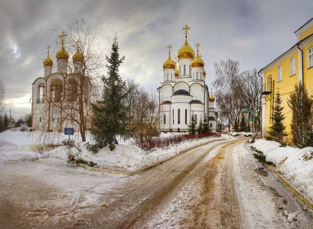 Никольский женский монастырь - Константин 