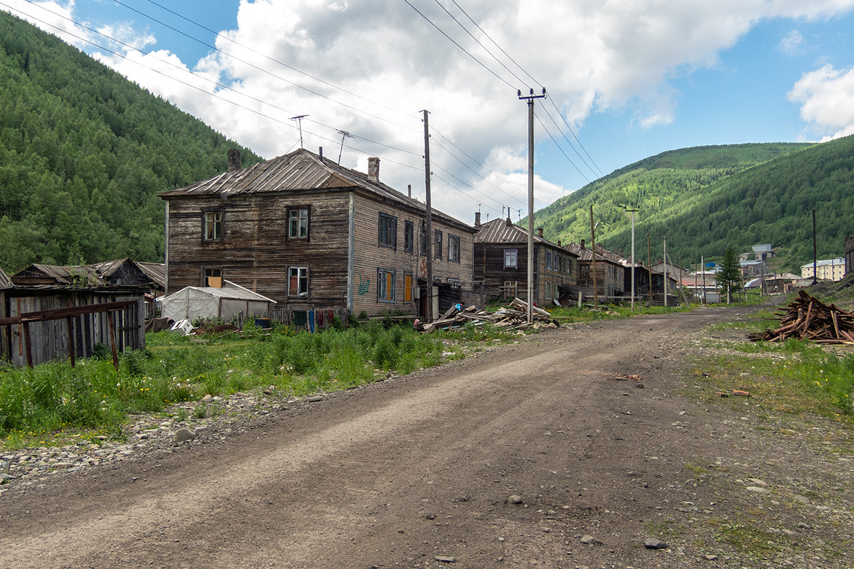 Посёлок Приисковый. Центральная улица - Сергей Карцев