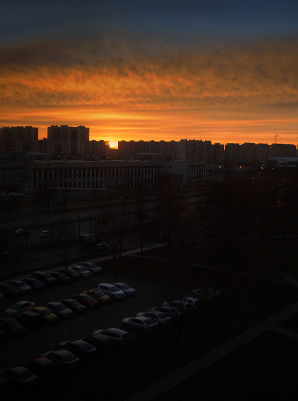 Рассвет в городе ... - Лариса Корженевская