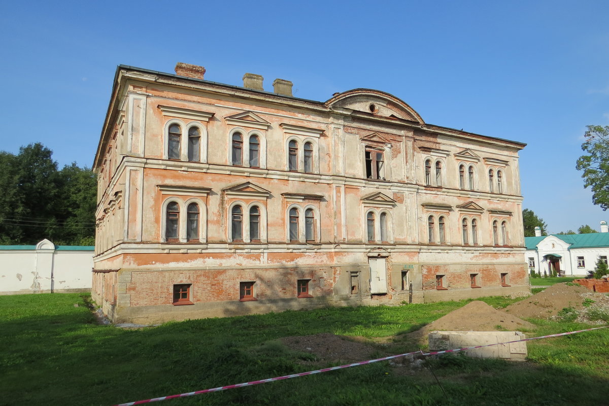 Настоятельский корпус - Вера Щукина Настоятельский корпус - Вера Щукина