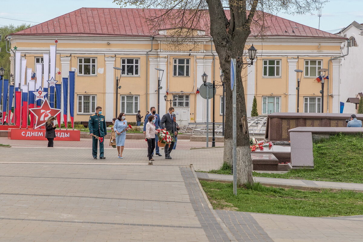 Возложение цветов к Вечному огню. - Анатолий. Chesnavik.