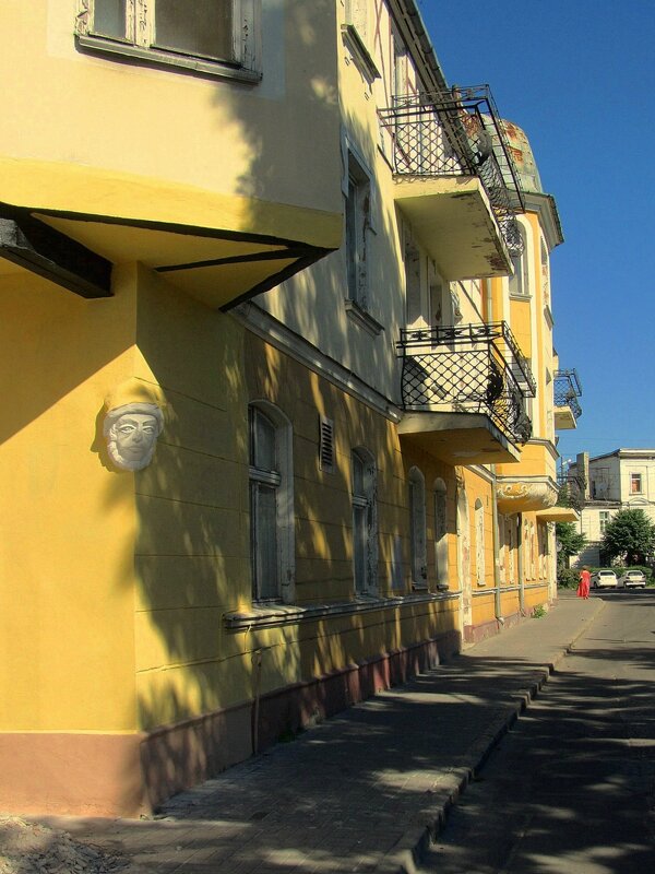 Маскарон на улу - Сергей Карачин Маскарон на улу - Сергей Карачин