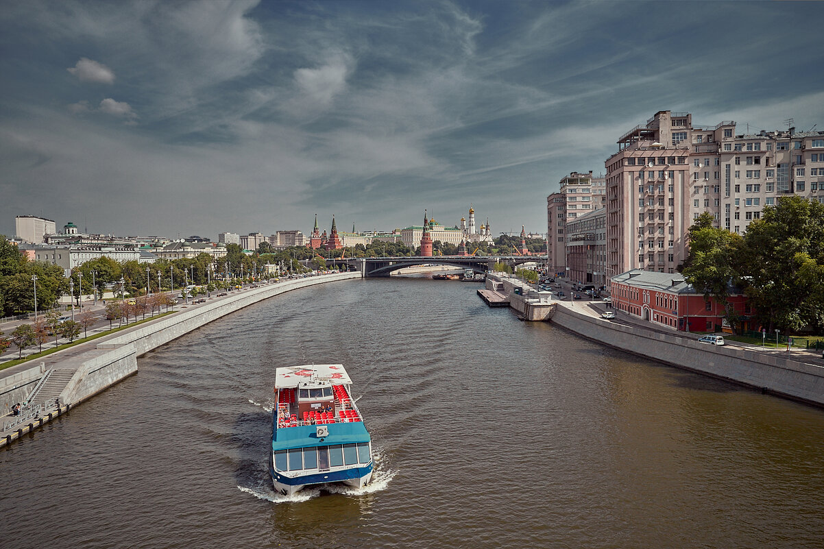 Катамаран - Hilt .