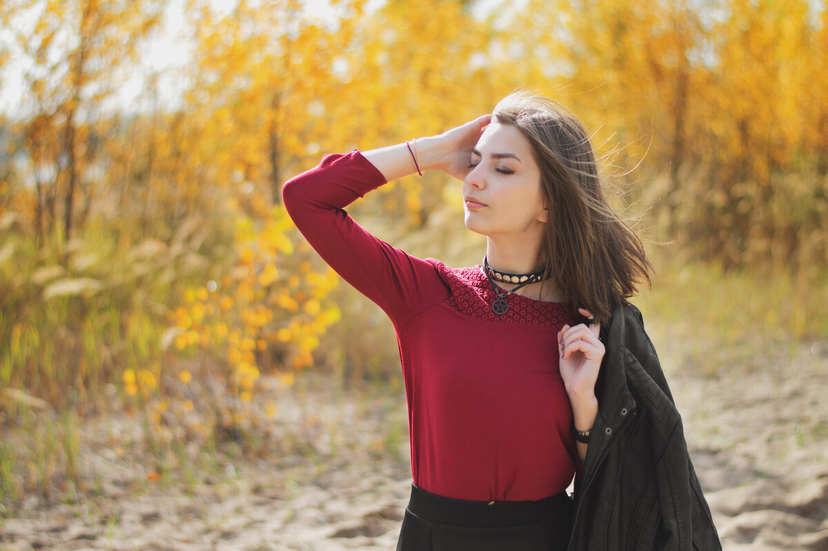 "Wind in Her Hair" - Atra_Tompson 