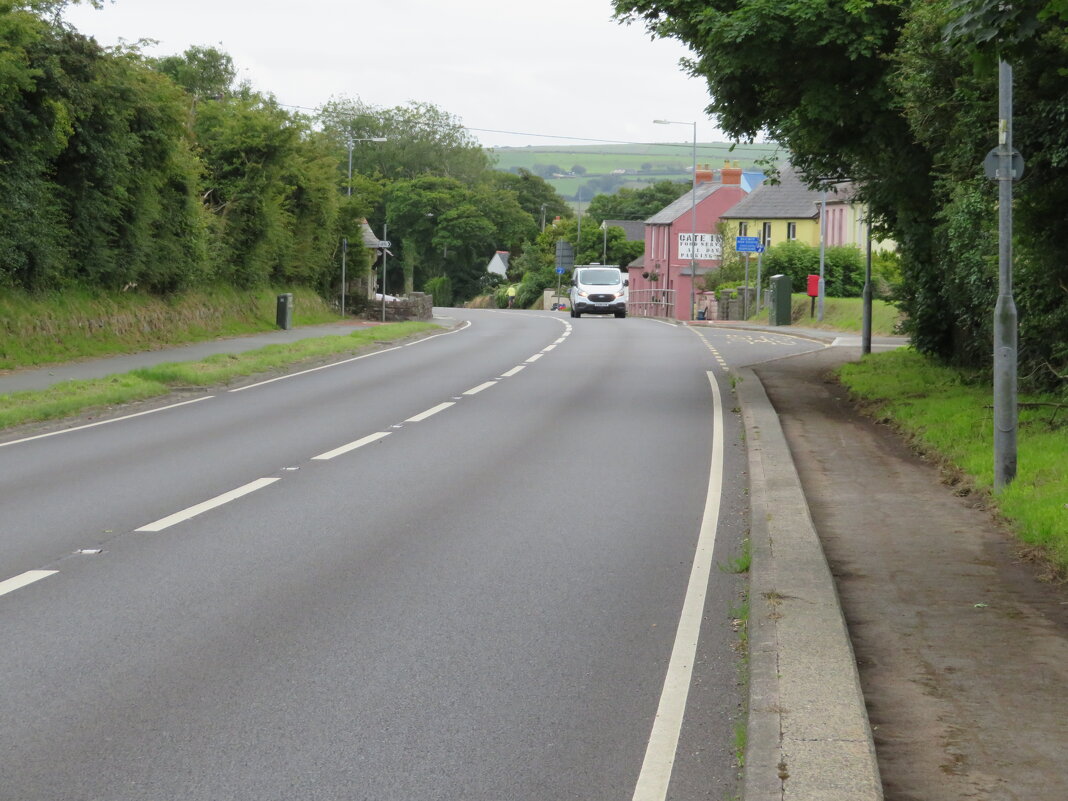 У дороги - Natalia Harries