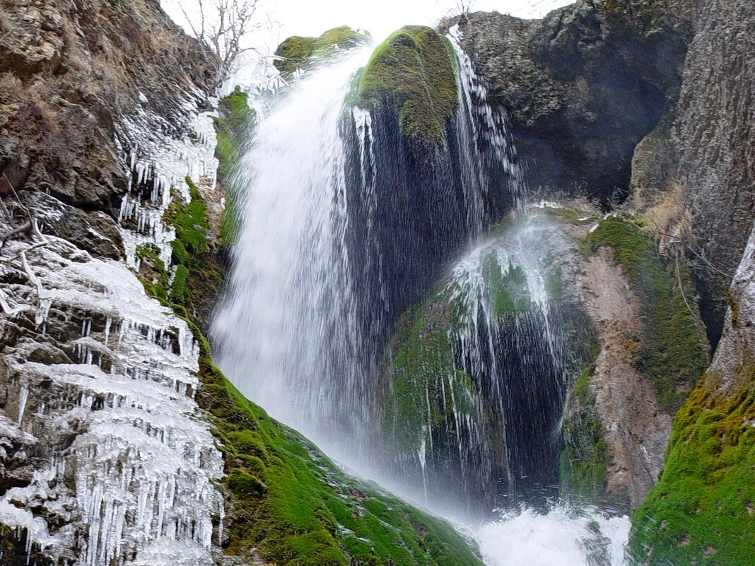 ЗИМНЯЯ ПРОГУЛКА ДО ВОДОПАДА. - Виктор Осипчук ЗИМНЯЯ ПРОГУЛКА ДО ВОДОПАДА. - Виктор Осипчук