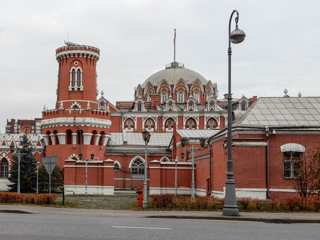 Петровский путевой дворец - Сергей Лындин