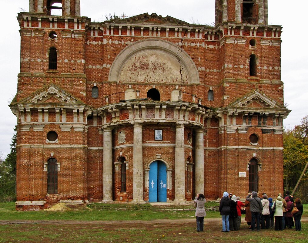 Усадьба Баловнёво. Церковь Владимирской иконы Божией Матери. 06.10.2012 - Евгений Кочуров Усадьба Баловнёво. Церковь Владимирской иконы Божией Матери. 06.10.2012 - Евгений Кочуров