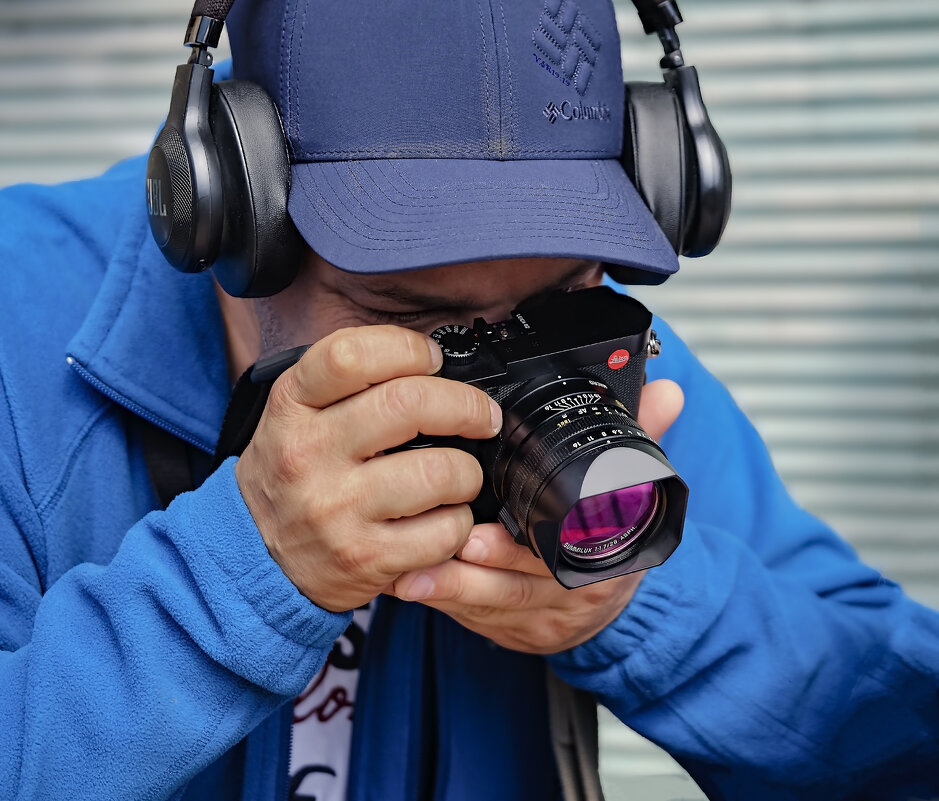 Leica Q2 - Shmual & Vika Retro