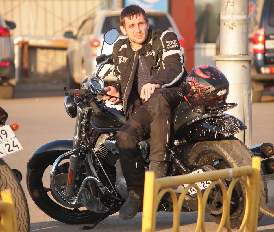 Портрет  байкера - Владилен Панченко