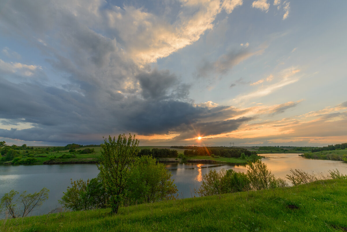 Май - Женя Лузгин