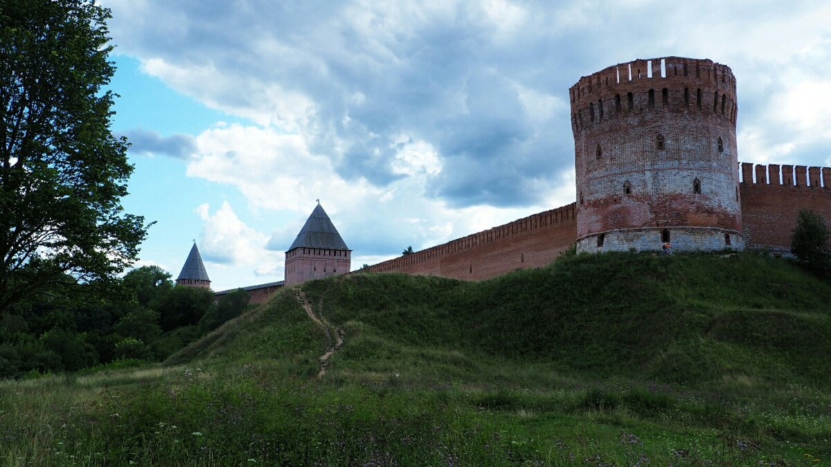 О Смоленской Крепостной стене. - Милешкин Владимир Алексеевич О Смоленской Крепостной стене. - Милешкин Владимир Алексеевич
