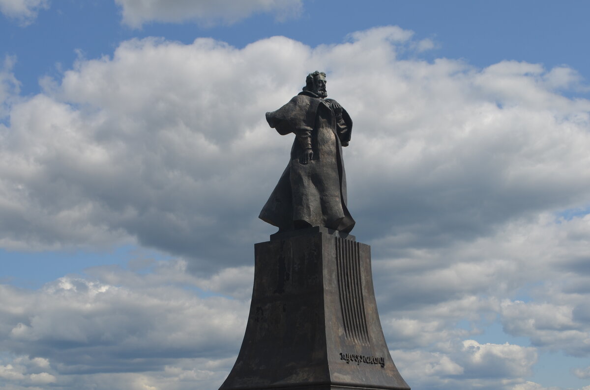 Памятниик композитору Модесту Мусоргскому на его родине... - Владимир Павлов