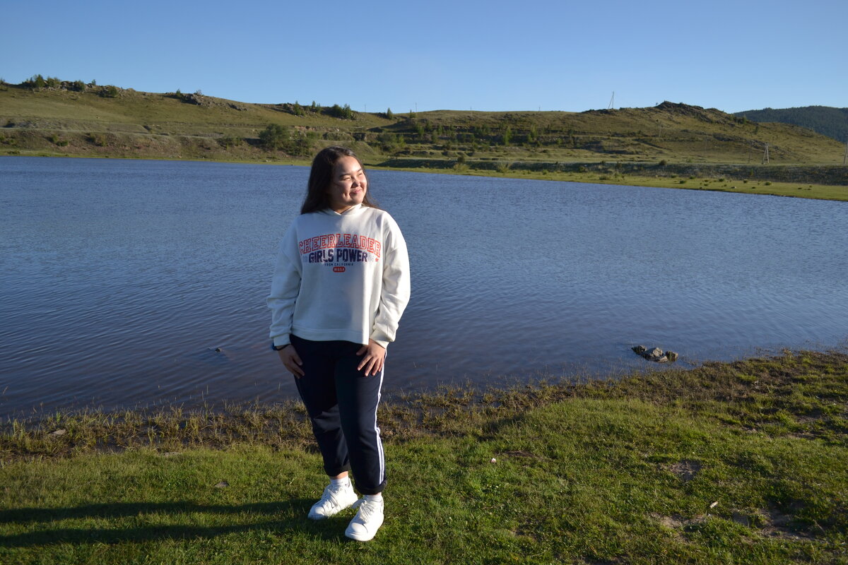 Улыбка девчонки. - Андрей Хлопонин