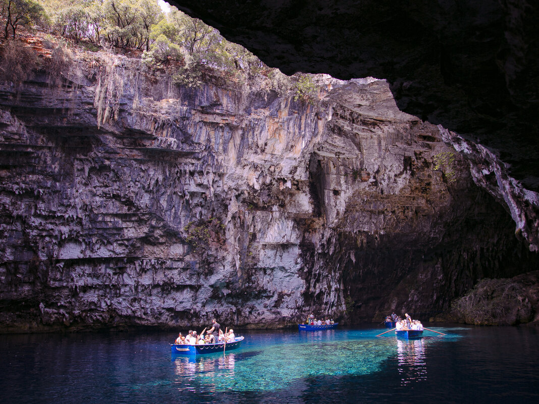 В пещере Melissani - liudmila drake