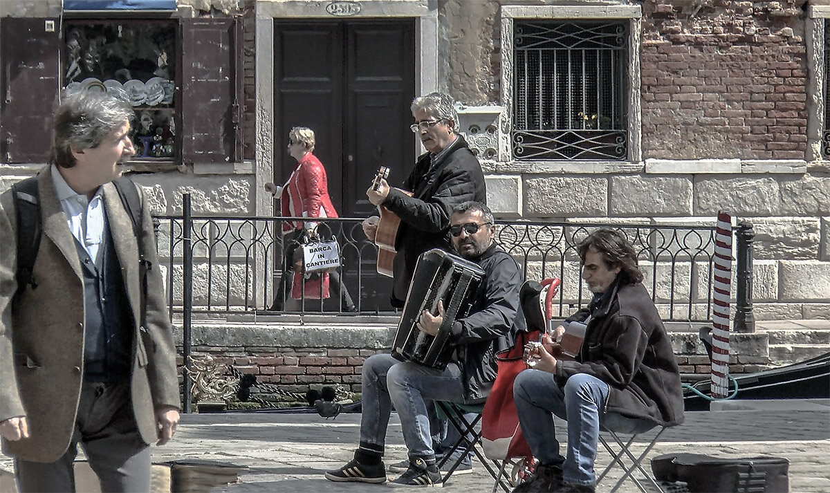 Venezia. Musicisti del campo dei Frari. - Игорь Олегович Кравченко