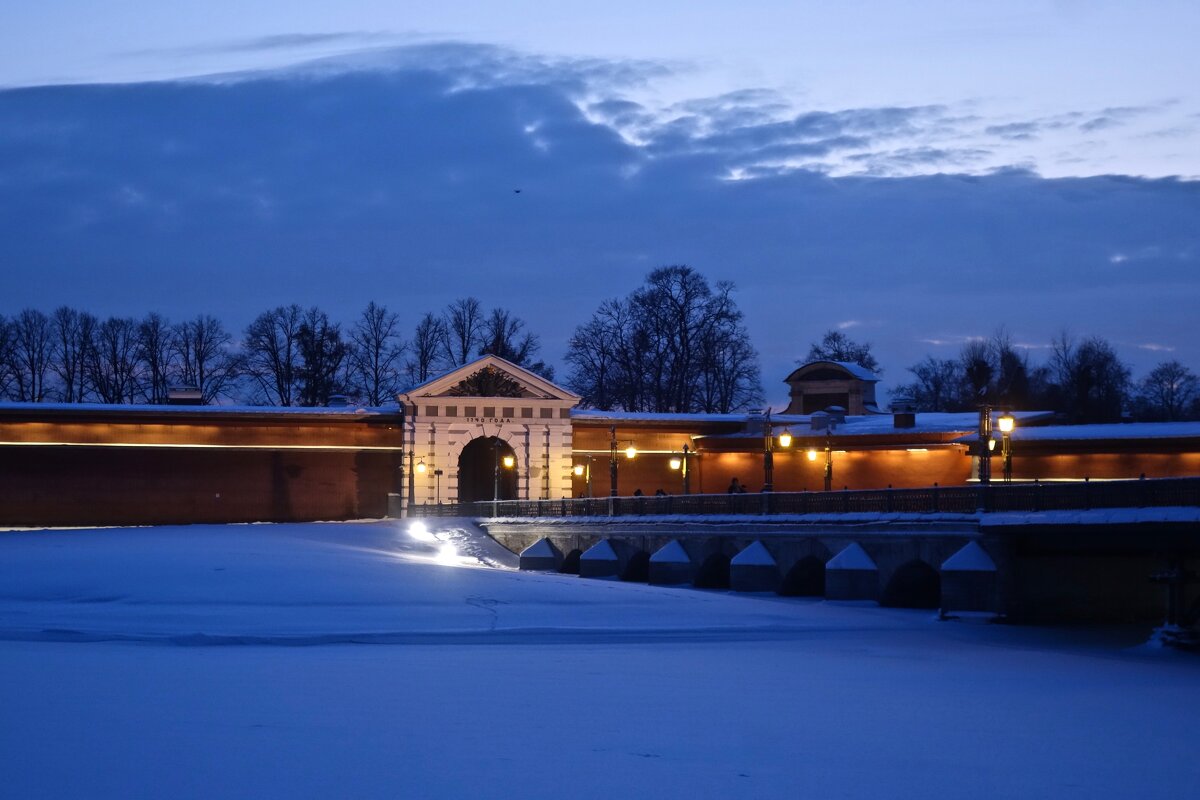 Иоанновский мост и ворота - Елена Иоанновский мост и ворота - Елена