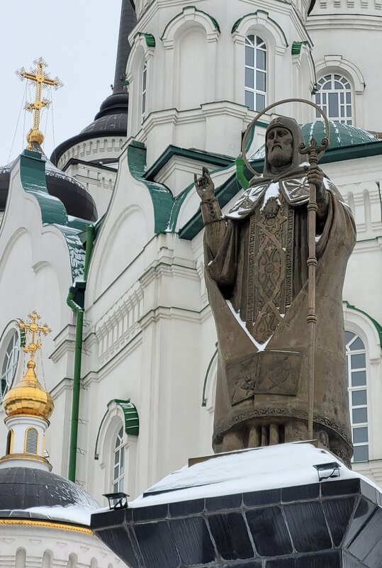 Памятник первому воронежскому епископу Митрофану - Татьяна Машошина